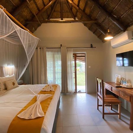Big 5 Toro Lodge カサネ エクステリア 写真