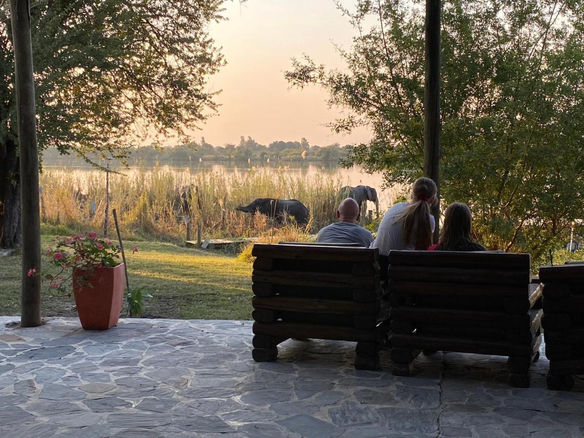 Big 5 Toro Lodge カサネ エクステリア 写真